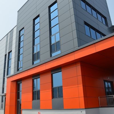 Op maat gemaakte metalen gebouw met metalen dak sandwichpaneel