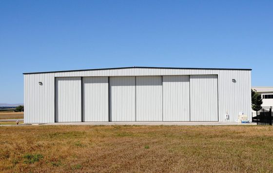 Aangepaste hoogte Q355b Q235b Staalstructuur Hangar Prefab Metalen Vliegtuig Hangar