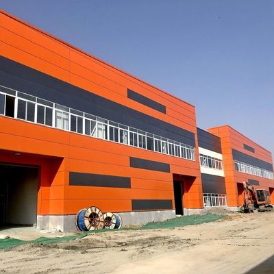 Q355 Gegalvaniseerde geprefabriceerde commerciële grote doorzichtige span portaal licht staal structuur schuur