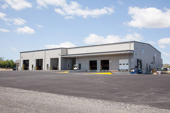 Staalconstructies Metalen bouwwerkplaats Warehouse Prefab Steel 4s Auto Showroom