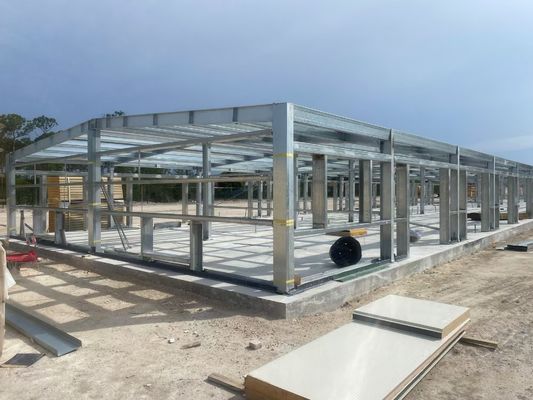 Hoog corrosiebestendig met warm dompelen gegalvaniseerd staalconstructie werkplaatsen magazijnen
