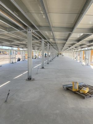Op maat gemaakte dakraam Prefab Steel Warehouse Snelle installatie