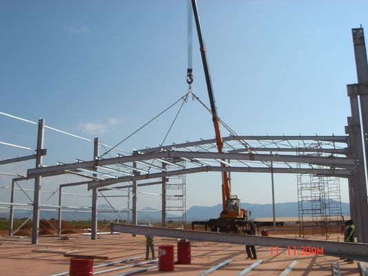 Lichte staalconstructie magazijn met Q355 H-sectieframe