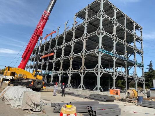 Zwaargewicht meerverdiepingsstaalconstructiegebouw voor industriële projecten met aanpasbaar ontwerp