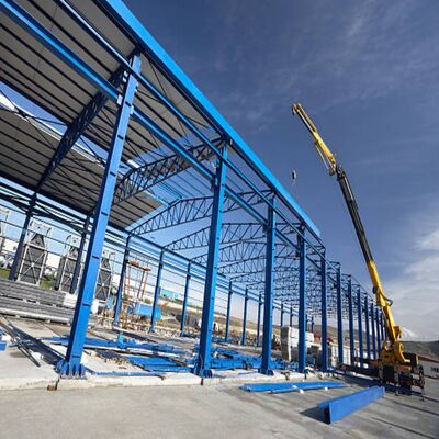 Vinnige assemblage Prefabricated Steel Warehouse met 50 jaar ontwerp levensduur en bolt of gelast verbinding