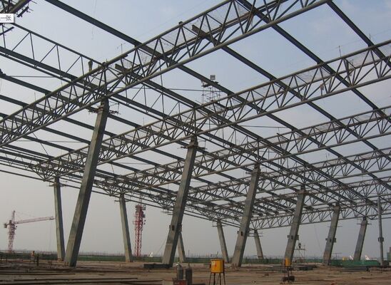 Industrieel staal truss gebouw Q355B Gelast dak truss frame structuur constructie voor fabriek workshop